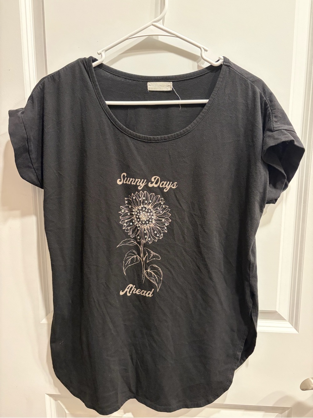Just living Sunny Days Graphic Tee Black Women’s Medium